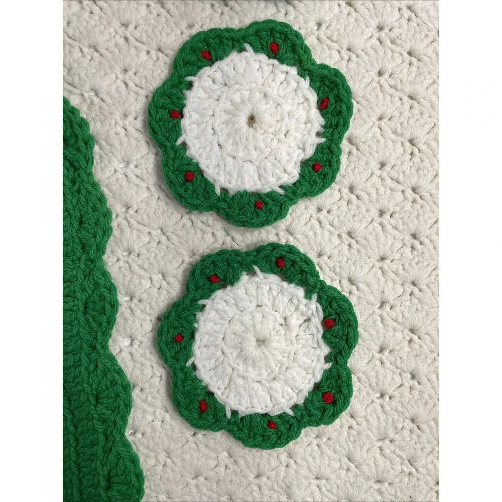 4 Placemats 4 Coasters Crocheted Handmade Christmas Red Green White 19”x13”